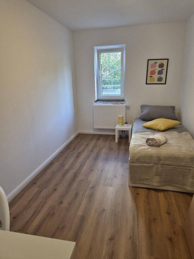 Zimmer in 3er WG im Erdgeschoss, voll ausgestattet, München Moosach, 80993 München (Moosach)