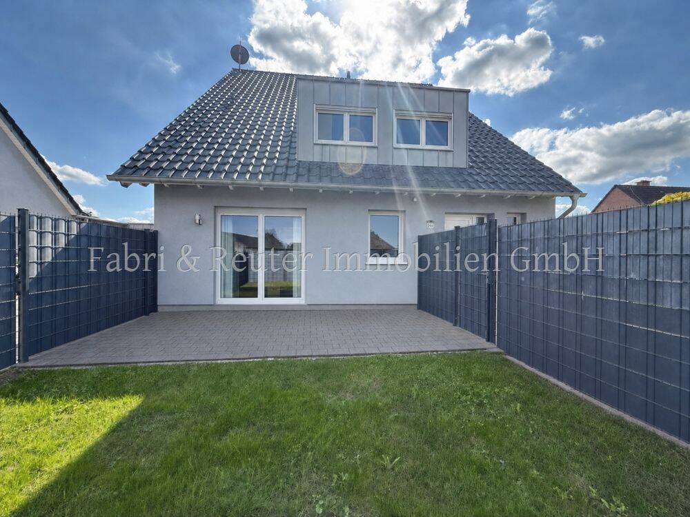 Attraktive Doppelhaushälfte mit sonnigen Garten – viel Platz für Paare und Familien, 47929 Grefrath