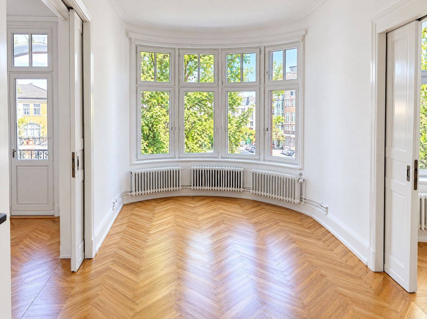 4-Zimmer-Altbau mit Erker, Balkon & Wärmepumpe · 105 m² · Fischgrätparkett · Lübeck, 23558 Lübeck (Buntekuh Sankt Lorenz Nord Sankt Lorenz Süd)