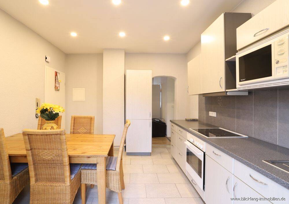 Charmante Wohng. im Altbau zu ca. 80 qm, 3 Zim., gr. Dachterrasse, EBK, Garage in Arnsberg!, 59821 Arnsberg