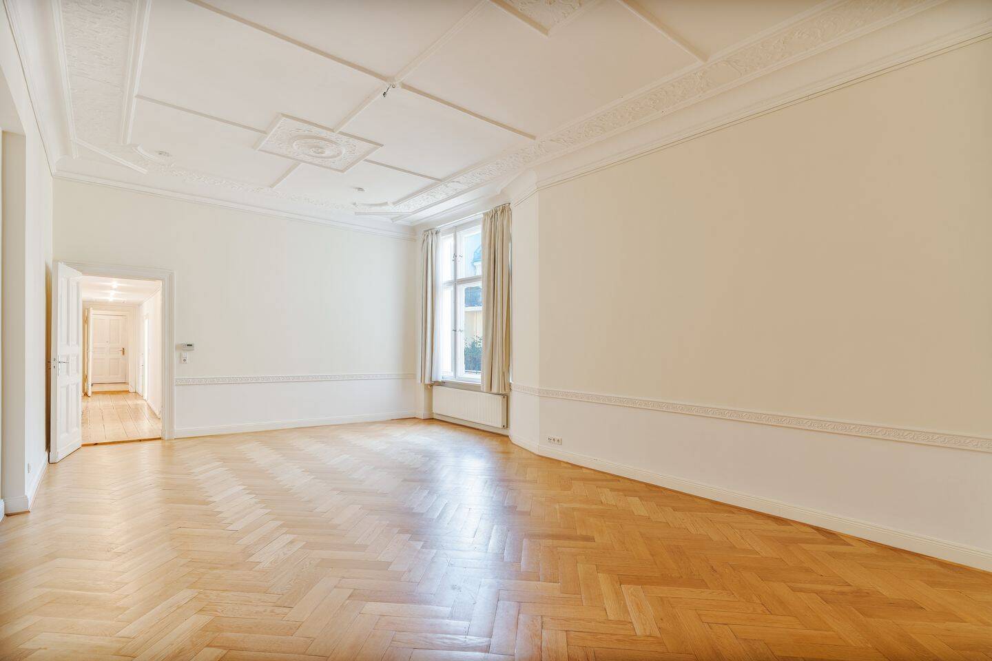 Viel Platz auf 118 m² – 4 Zimmer und zwei Tageslichtbäder, 10119 Berlin (Mitte Prenzlauer Berg)