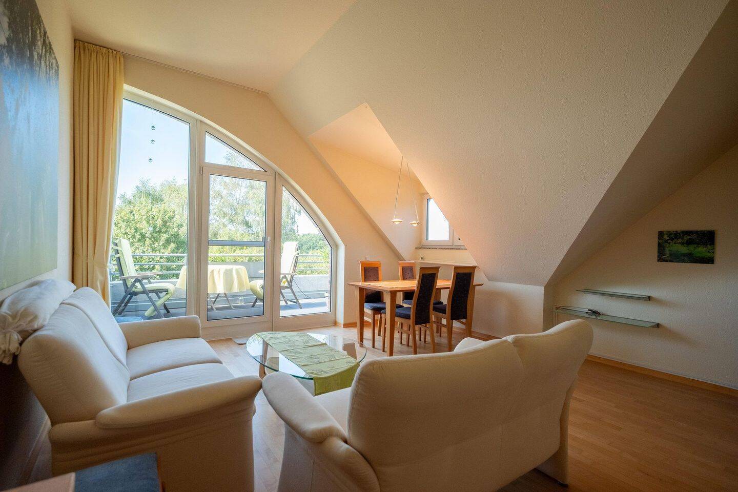 (Möblierte) 2-Zi-Wohnung mit Blick aufs Neandertal und Wallbox am TG-Platz, 40699 Erkrath