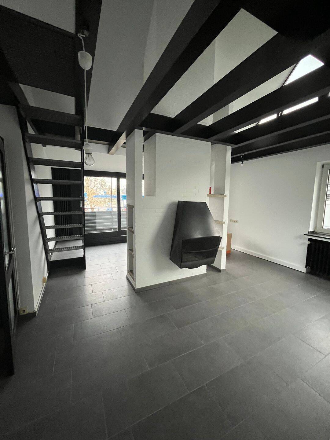 Dachwohnung in besonderem Architekturdesign, 52066 Aachen