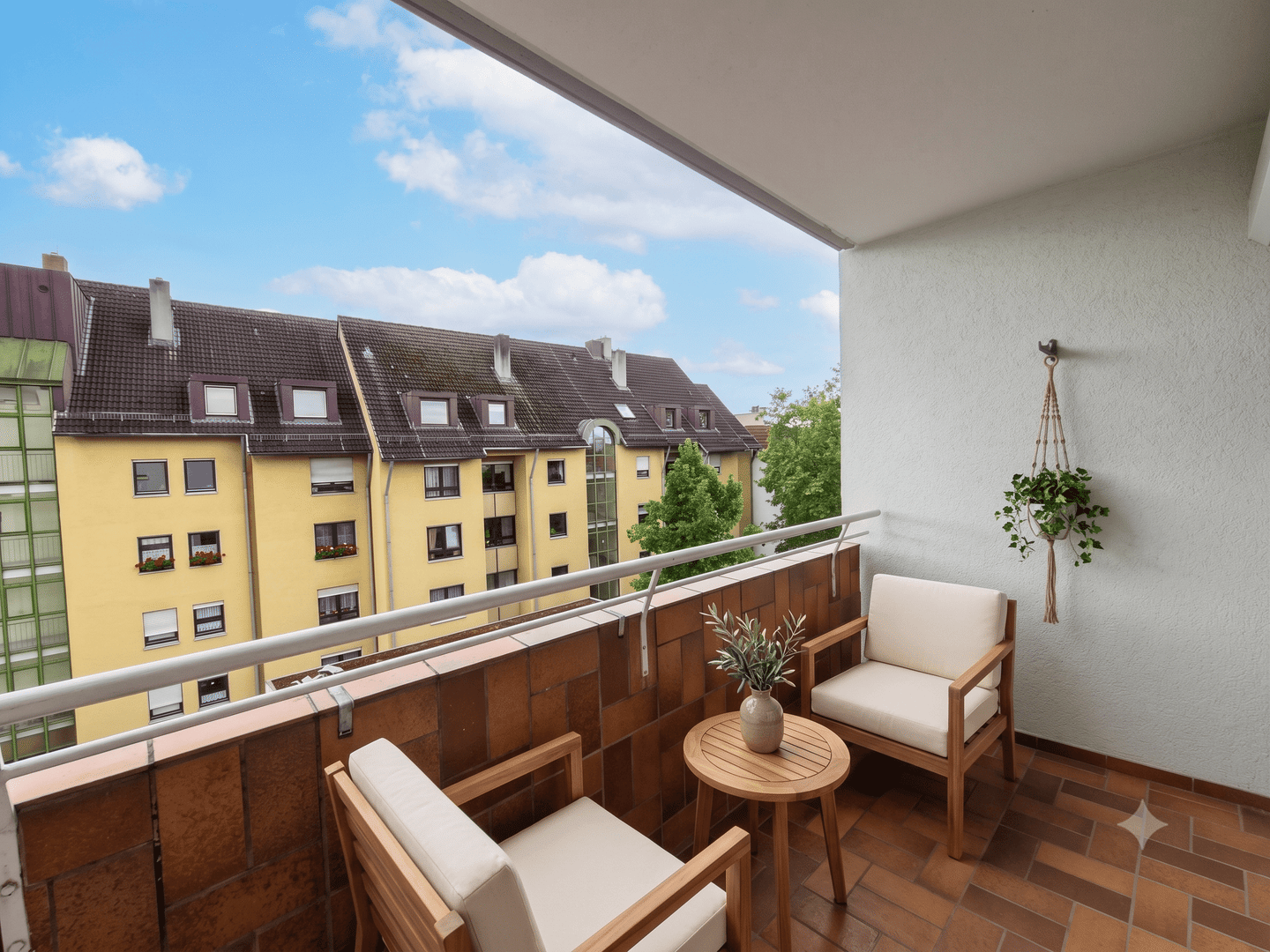 Sonnige Wohnung mit großzügigem Grundriss und Balkon, 90461 Nürnberg