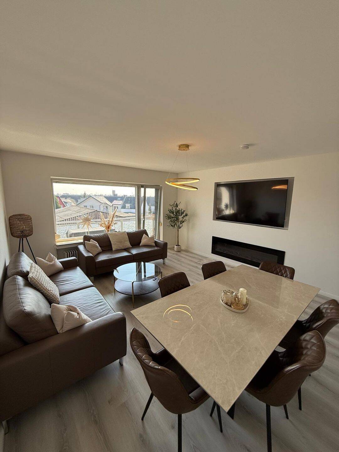Moderne 3-Zimmer-Wohnung mit hochwertiger Einbauküche, Balkon, Aufzug und Stellplatz in Köln-Esch, 50765 Köln (Chorweiler Blumenberg Esch Esch/Auweiler Volkhoven/Weiler)