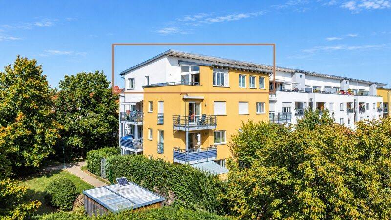Ein Zuhause mit besonderem Flair: 3 Zimmer, Wintergarten & Dachterrasse, 85579 Neubiberg