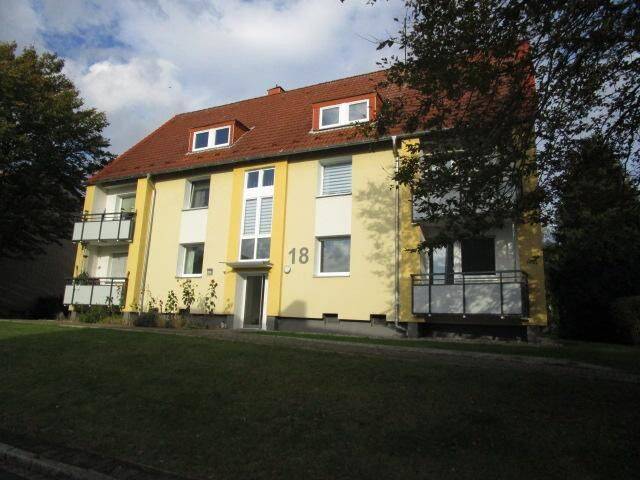 Sparen Sie sich das renovieren – bezugsfertige 3 Raum-Wohnung mit separatem Mansardenzimmer* – Garage möglich !, 44339 Dortmund