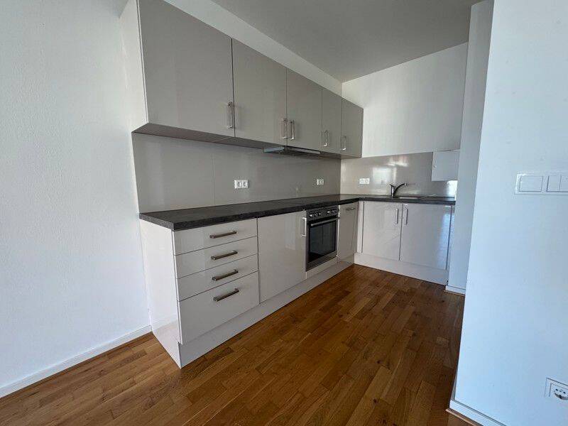 Wer will mich!? Günstig geschnittene 2-Zimmer-Wohnung mit EBK in zentraler Lage, 4103 Leipzig (Zentrum Zentrum-Ost Zentrum-Südost)