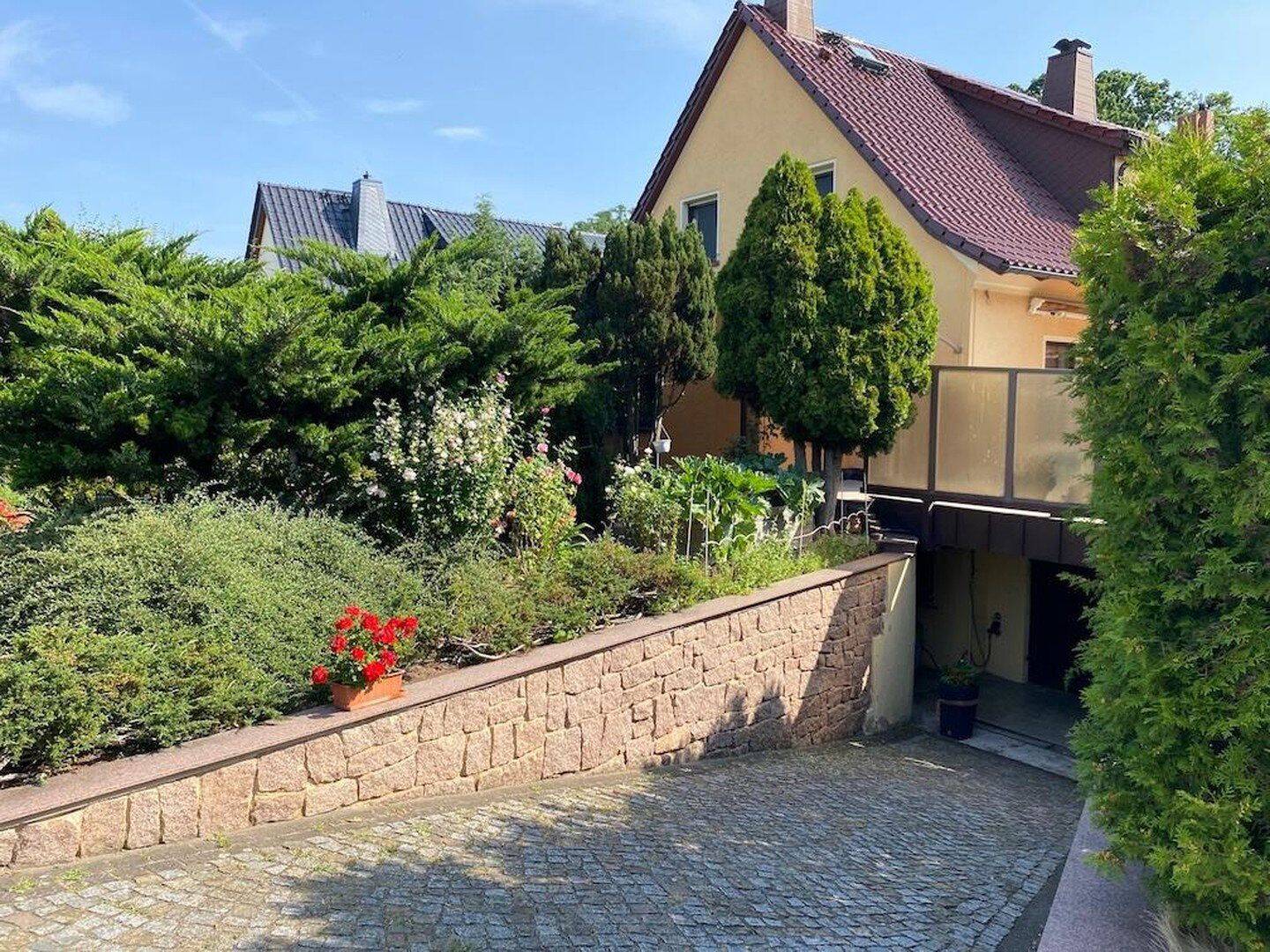 Gepflegte 4-Zimmer-Doppelhaushälfte | 110 m² | Vollkeller mit Nutzfläche 55 m² | Südterrasse, 1616 Strehla