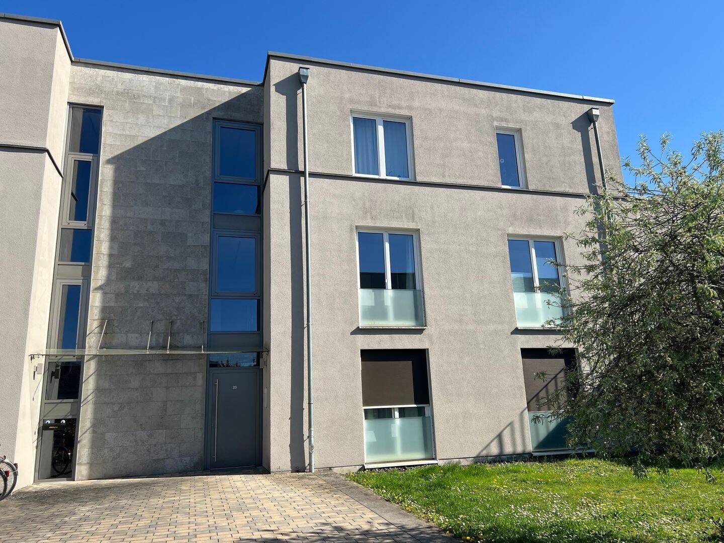 Wow! Exklusive Penthouse-Wohnung mit großer Dachterrasse in netter Nachbarschaft, Weintrautstr. 23, 35039 Marburg
