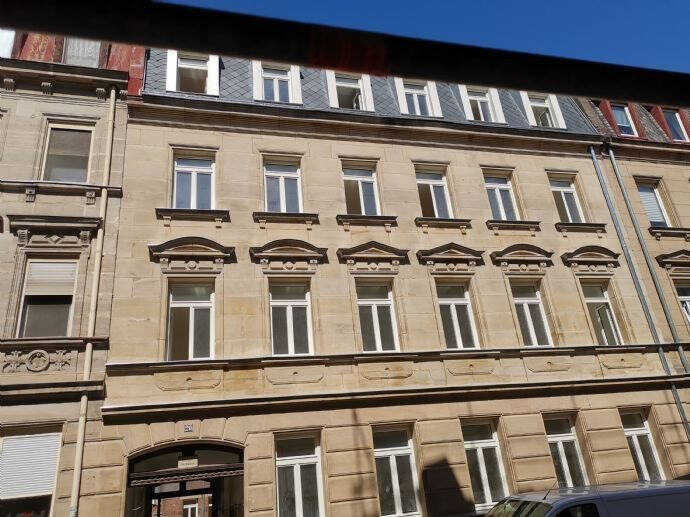 Schöne Terrassenwohnung zu gemütlichem Innenhof in hochwertig kernsaniertem Denkmal, Vorderhaus EG, 90762 Fürth (Innenstadt)