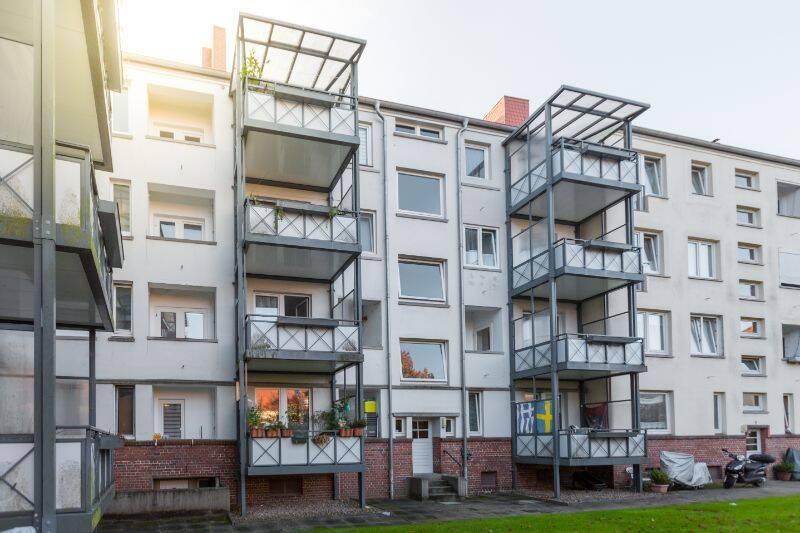 Modernisierte 2-Zimmer-Wohnung mit Balkon in Bremerhaven-Lehe!, 27568 Bremerhaven (Lehe Mitte Überseehafen)