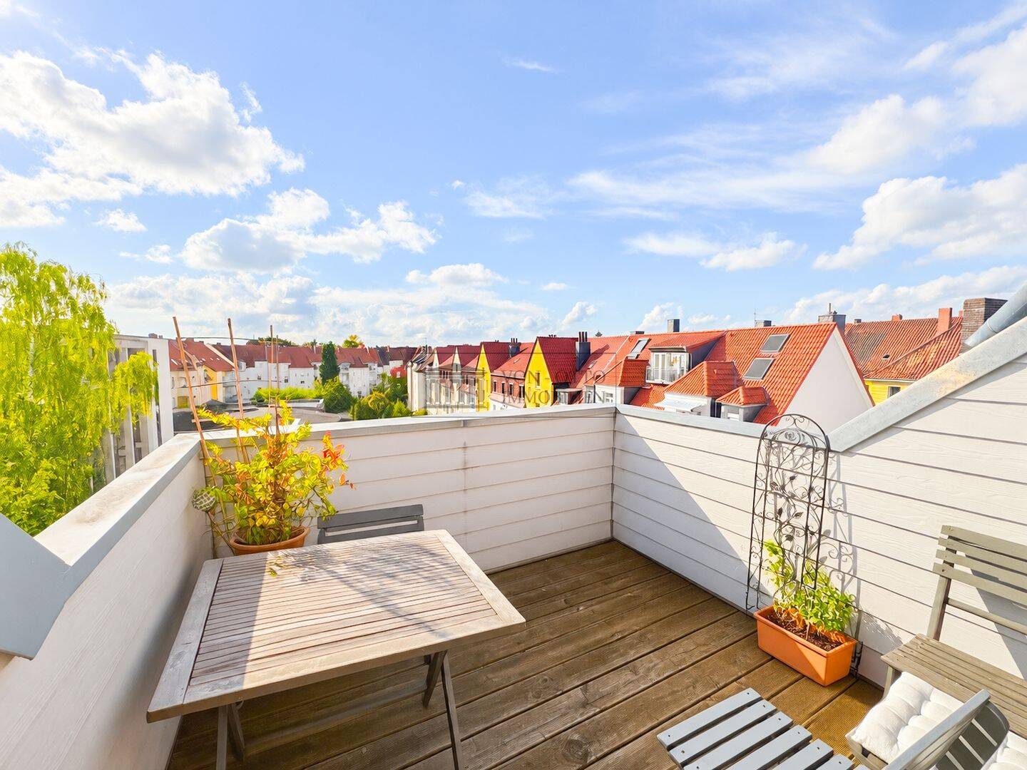 Zwei Ebenen, zwei Sonnenplätze: Maisonette mit 2x Balkonen, 30519 Hannover