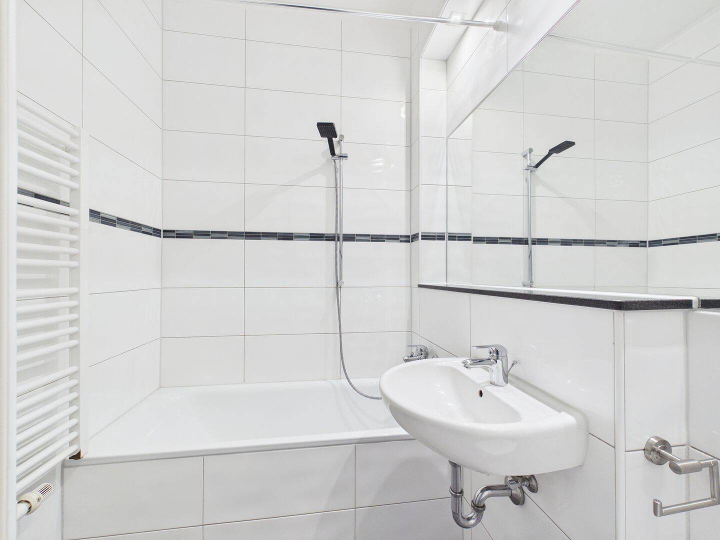 Sanierte 3 Zimmer Wohnung auf 73m² in Nürnberg mit Bad neu, EBK ohne Ablöse uvm.!, 90459 Nürnberg