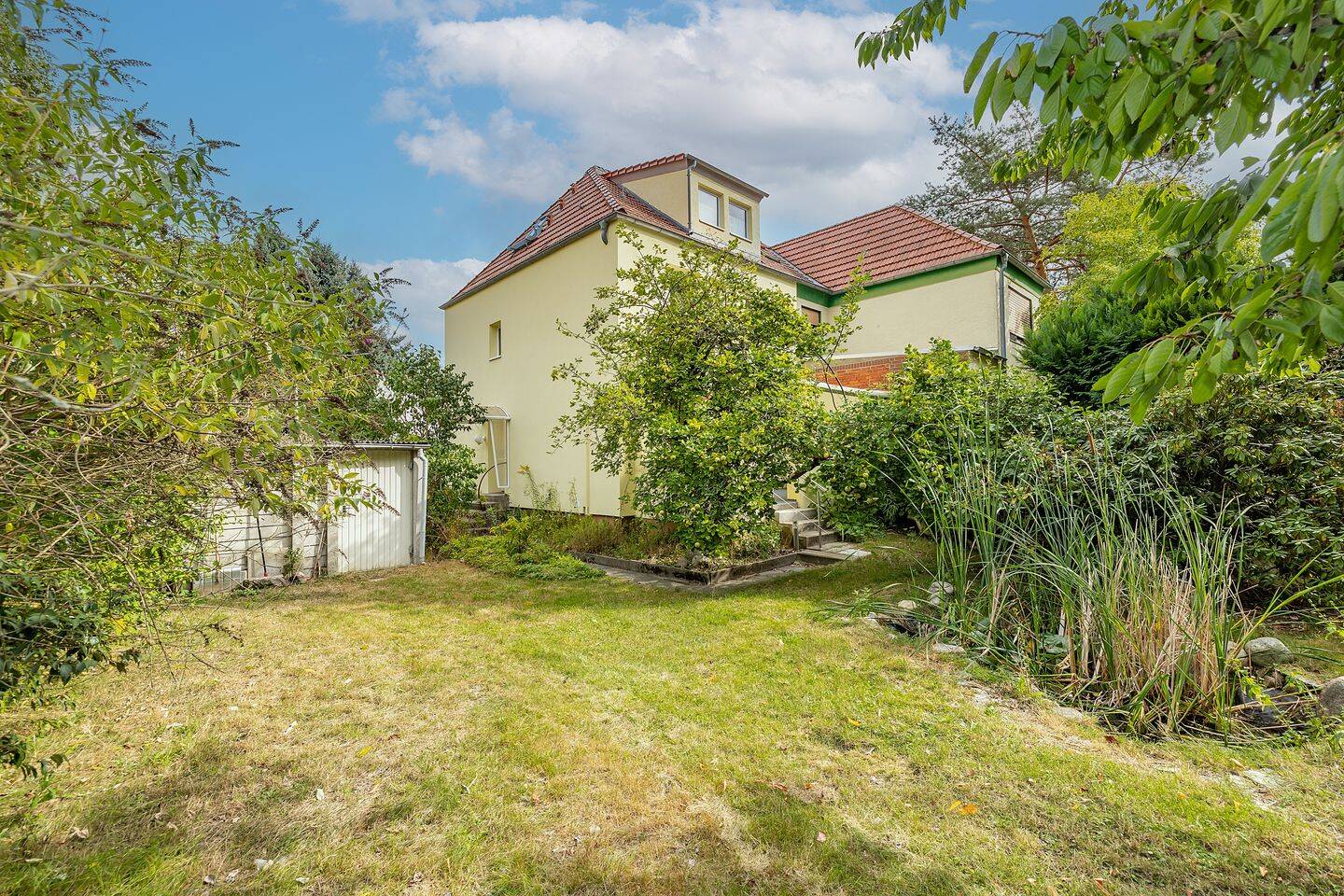 Doppelhaushälfte mit großzügigem Grundstück in ruhigem Wohnumfeld, 12249 Berlin (Steglitz-Zehlendorf Lankwitz Marienfelde)