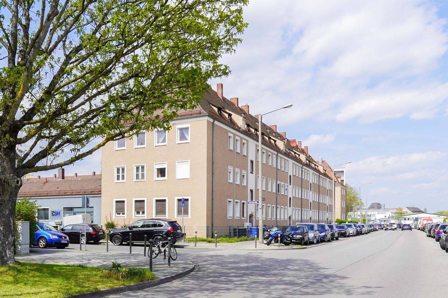 Modernisierte (2023) 2-Zimmer-Erdgeschoss-Wohnung in guter Lage, 90441 Nürnberg (Gibitzenhof Sandreuth Schweinau Werderau)
