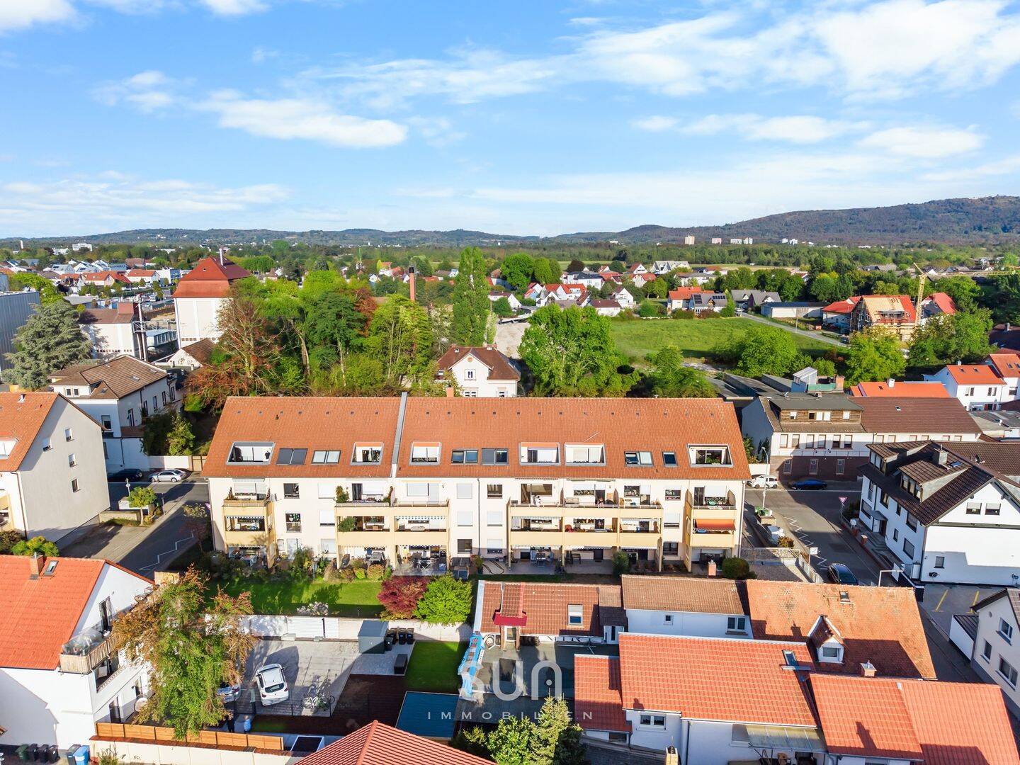 RENOVIERT UND ZENTRAL IN PFUNGSTADT – 3-Zimmer-Wohnung mit Balkon und doppeltem Tiefgaragenplatz, 64319 Pfungstadt