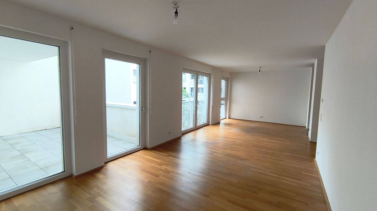 Ruhige 3 Zimmer Wohnung mit gehobener Ausstattung, 81735 München (Berg am Laim Ramersdorf-Perlach Trudering-Riem)