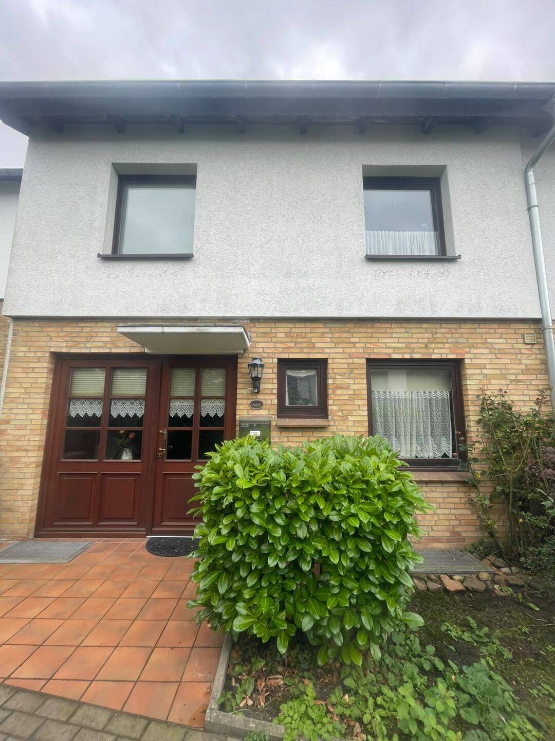Zweigeschossiges Reihenmittelhaus mit 4-5 Zimmern in Buxtehude-Süd zu verkaufen, 21614 Buxtehude
