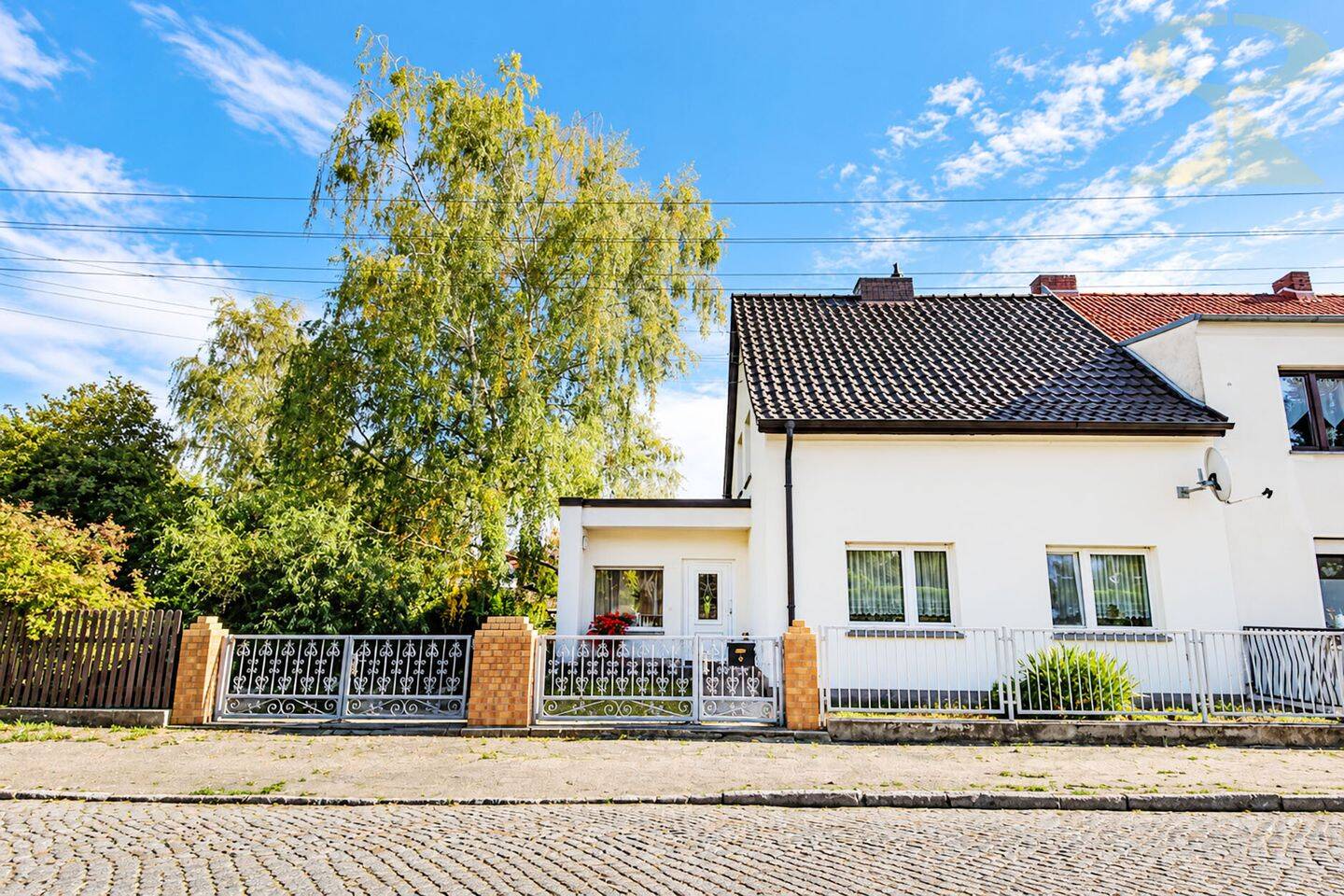 gemütliche Doppelhaushälfte mit liebevoll angelegtem Grundstück und Garage in Lutherstadt Wittenberg OT Reinsdorf, 6889 Wittenberg
