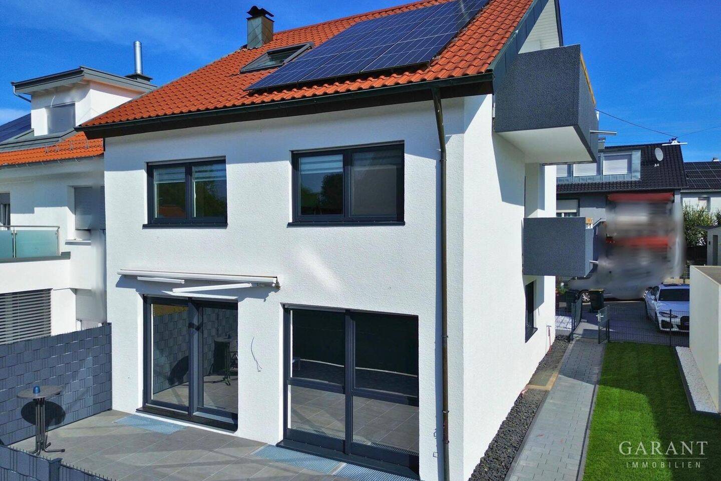 Exklusive Doppelhaushälfte, 2023 kernsaniert, mit Garage, 71397 Leutenbach
