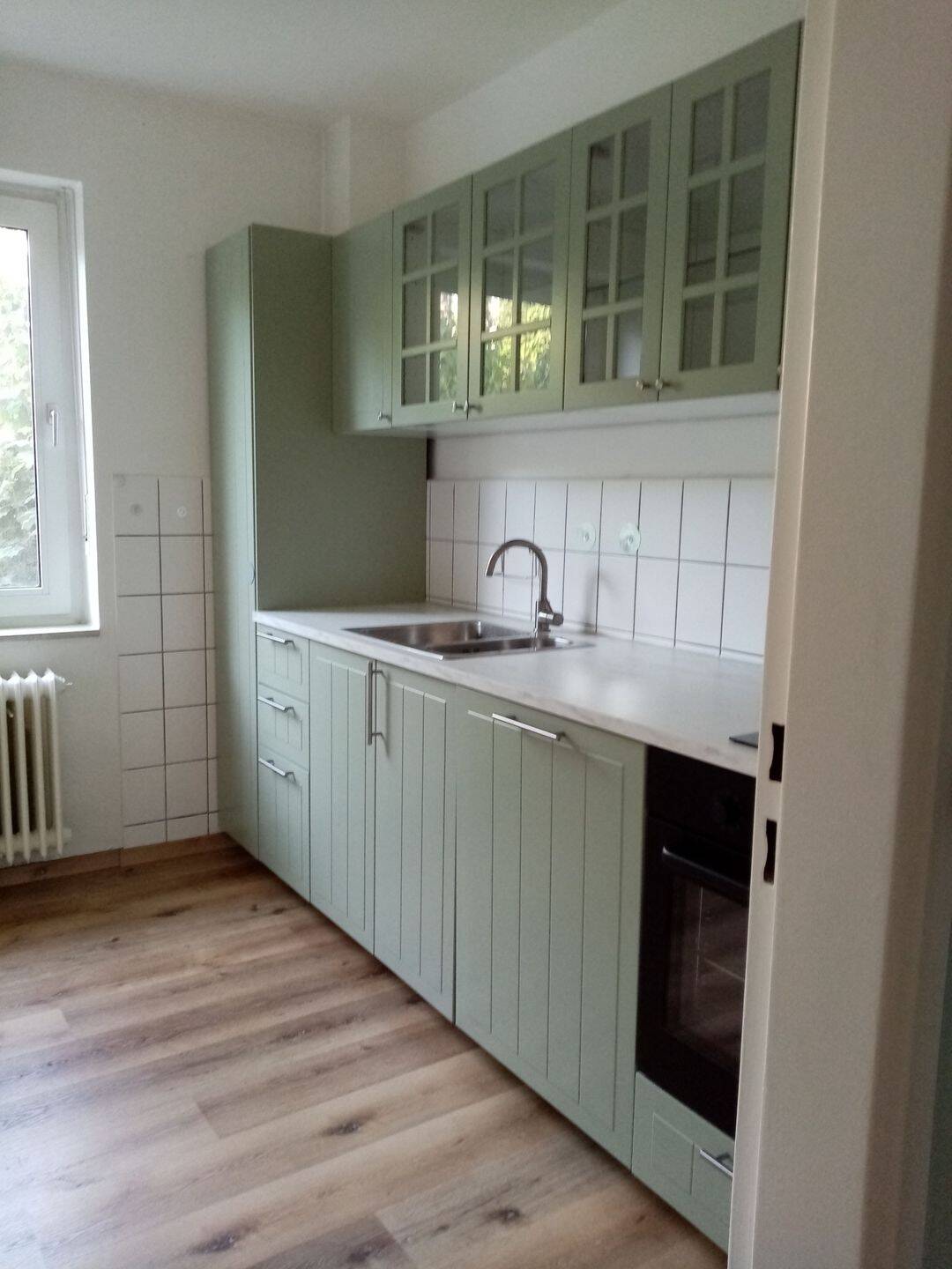 helle Wohnung in gepflegtem Mehrfamilienhaus; 2–Zimmer-Kü-Bad; EG; neue Einbauküche, neu renoviert; Saarbrücken Goebenstr. 8b,, 66117 Saarbrücken