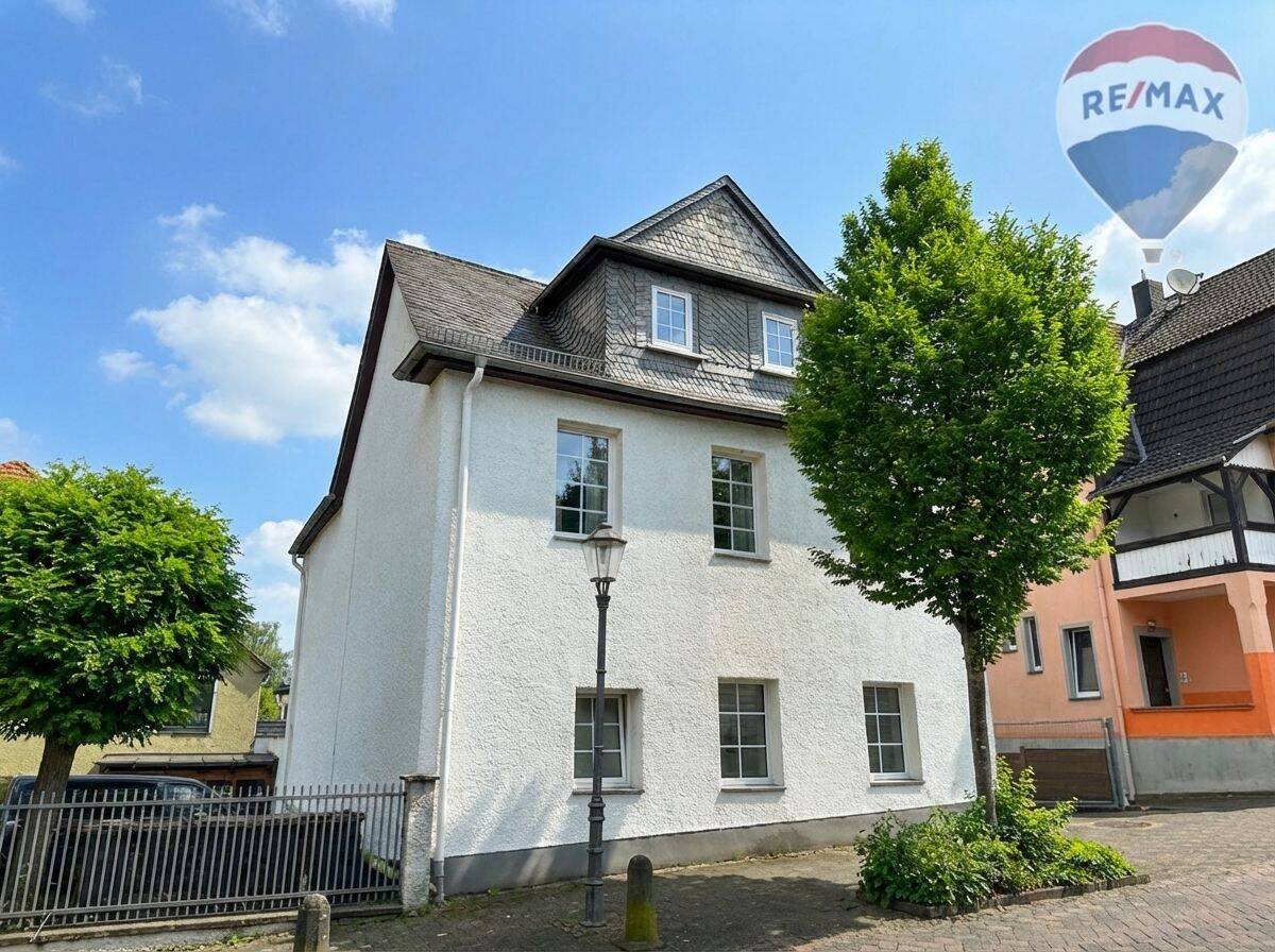 MODERNES, EINFAMILIENHAUS MIT VIEL PLATZ IN HÖHR-GRENZHAUSEN, 56203 Höhr-Grenzhausen