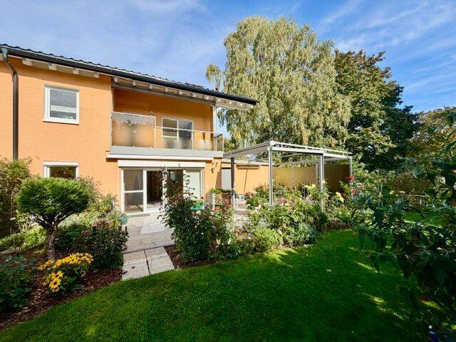DHH – Balkon, Garage, Kamin, EBK, Sauna, tolles Grundstück – Kernsaniert 2012 – Frei 31.05.27, 9599 Freiberg
