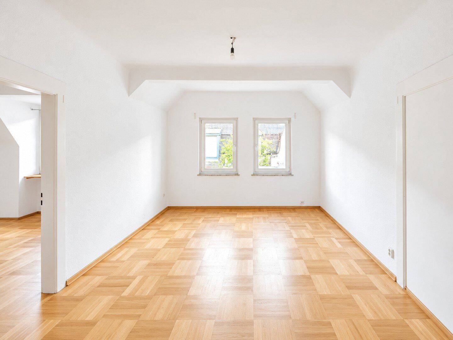 ** PROVISIONSFREI! ** 3 Zimmer Altbaucharme + 100m² Rohdachboden als Ausbaureserve in Gostenhof! **, 90443 Nürnberg
