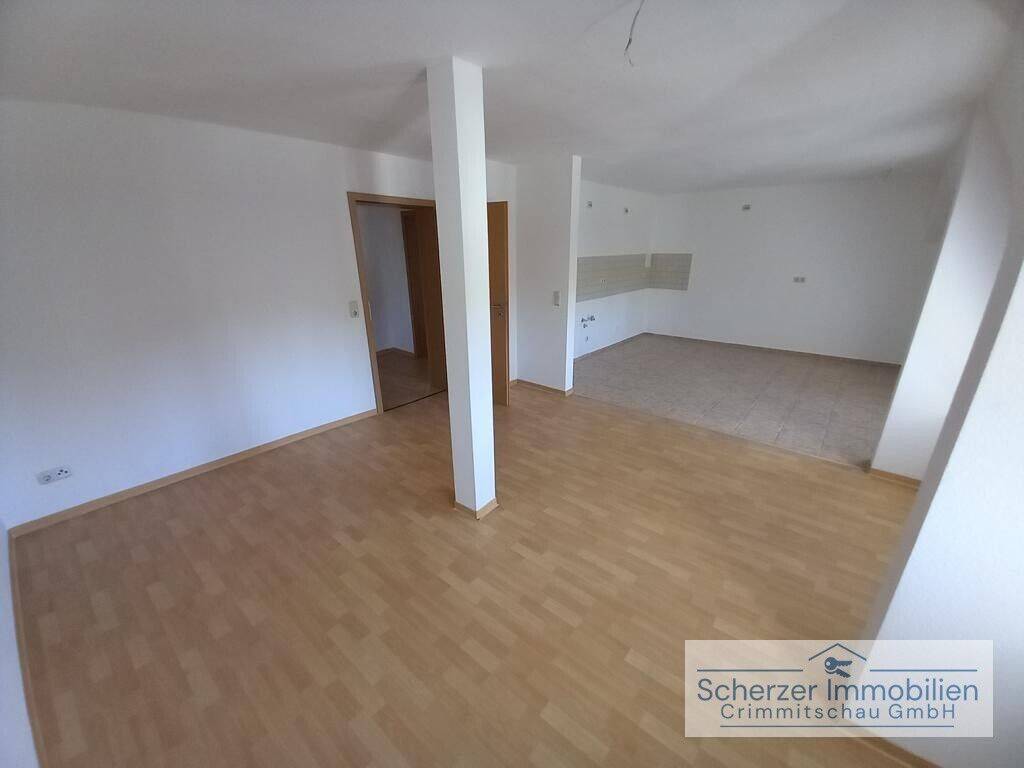 großzügige 3-Zimmer Wohnung in gepflegtem Mehrfamilienhaus in der Annenstraße, ab sofort!, 8451 Crimmitschau