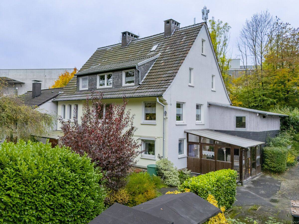 Gemütliche 3-Zimmer-Dachgeschosswohnung mit zwei Bädern, 42281 Wuppertal (Barmen)