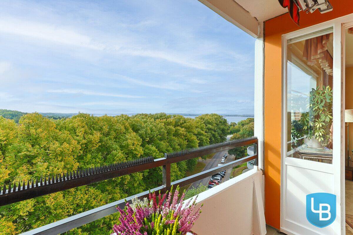 Traumhafter Seeblick und Strandnähe: Helle 2-Zimmer-Wohnung am Großen Plöner See, 24306 Plön