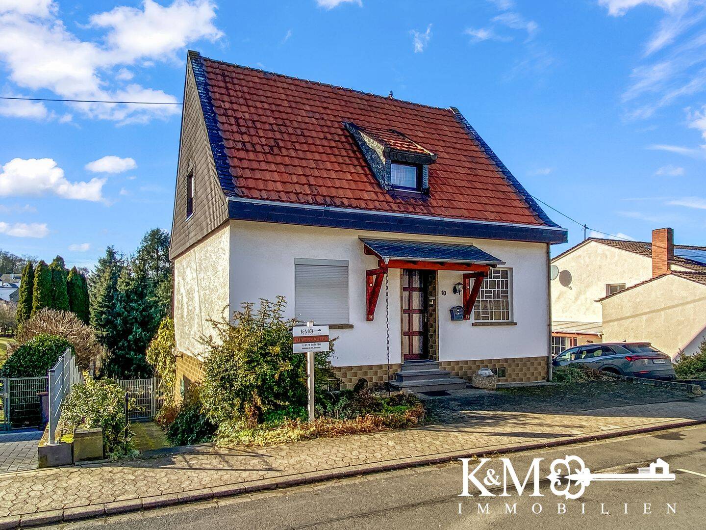 Einfamilienhaus mit Anbau, großem Garten & Terrasse – viel Potenzial in Saffig, 56648 Saffig