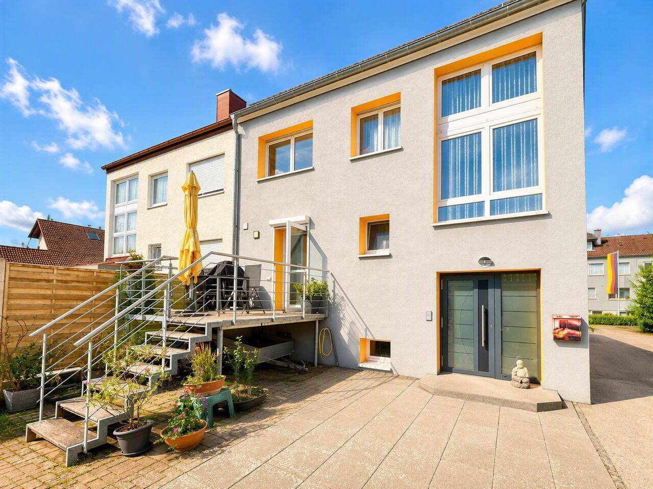 Familienglück in Tettnang – großzügige Doppelhaushälfte mit Gartenparadies und Generationenpotenzial, 88069 Tettnang