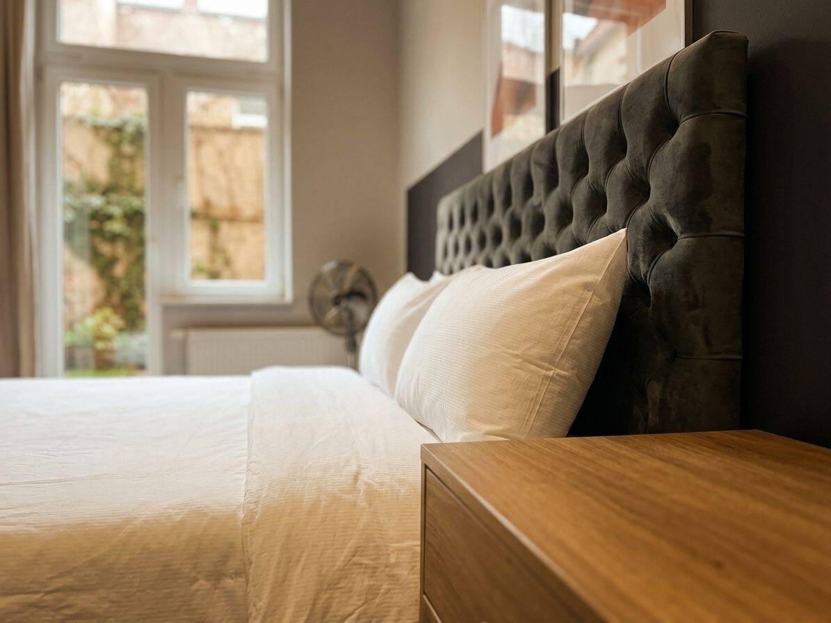 Perfekt saniert & stilvoll möbliert: Repräsentative 2-Zimmer-Wohnung zum Sofortbezug, 40227 Düsseldorf (Eller Oberbilk)