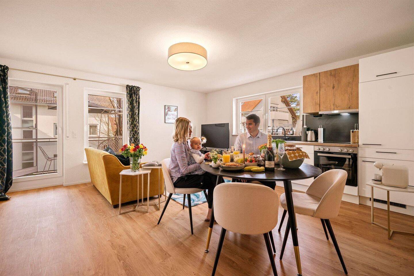 Wohnen auf Zeit am Bodensee: möblierte 1-Zimmer-Wohnung, 1.000 € warm, Strand zu Fuß, 88046 Friedrichshafen