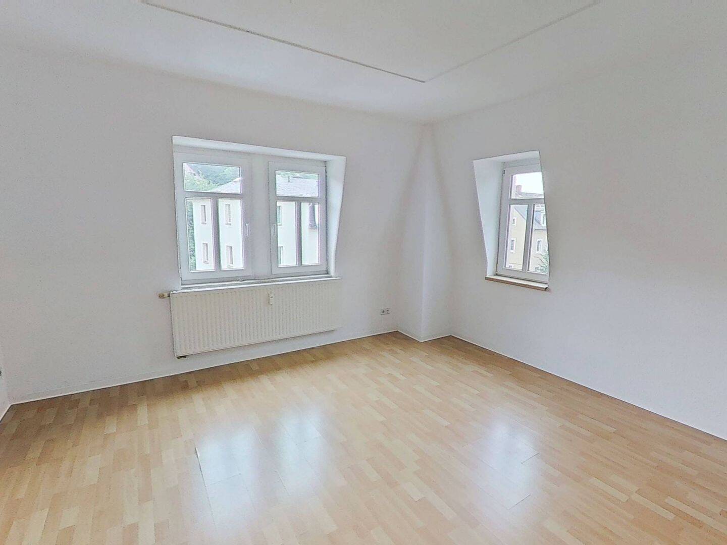 Gemütliche 2-Zi.-Altbauwohnung mit modernem Wannenbad, 1705 Freital