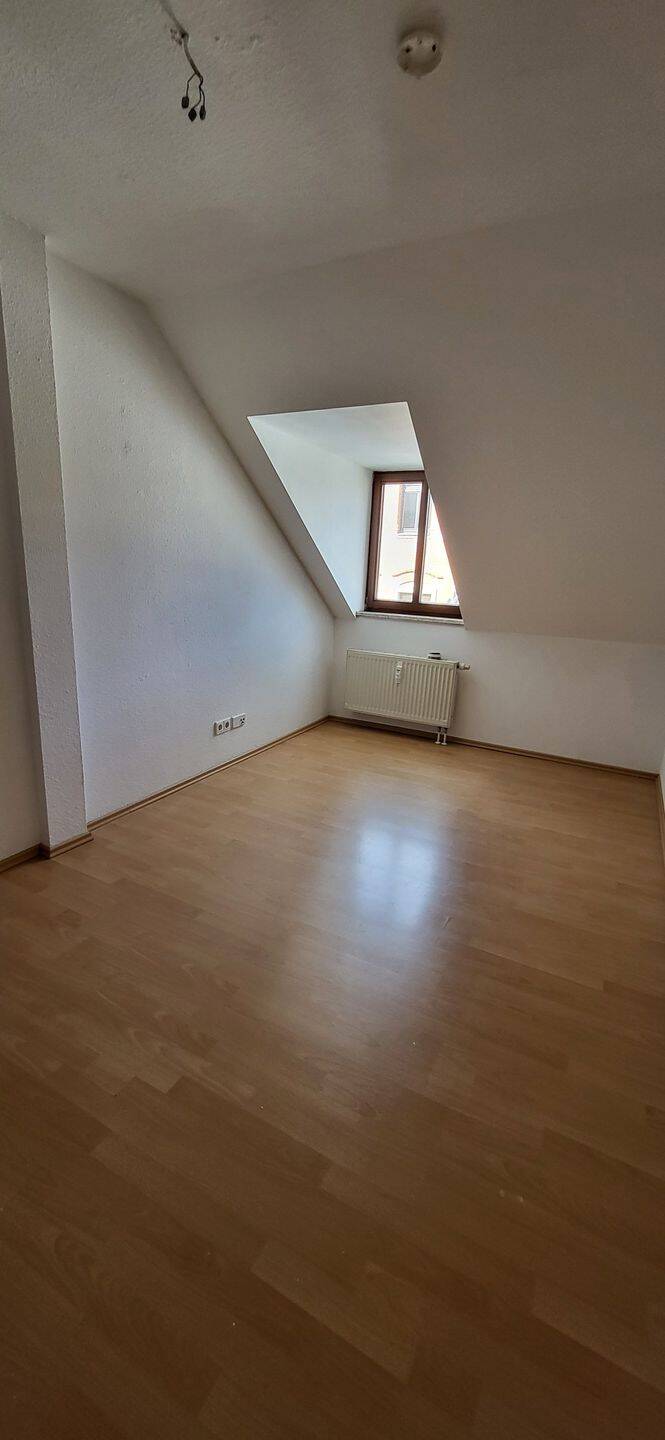 Geräumige 3-Raum Wohnung mit großem Balkon, 8468 Reichenbach im Vogtland