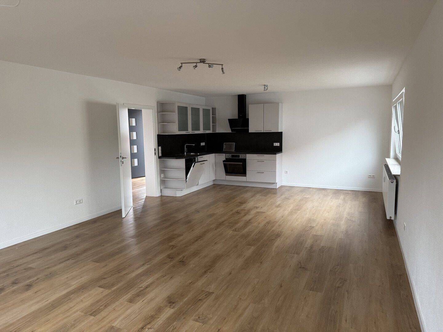 Neuwertige 3,5 Zimmer Wohnung im Herzen von Ellhofen, 74248 Ellhofen