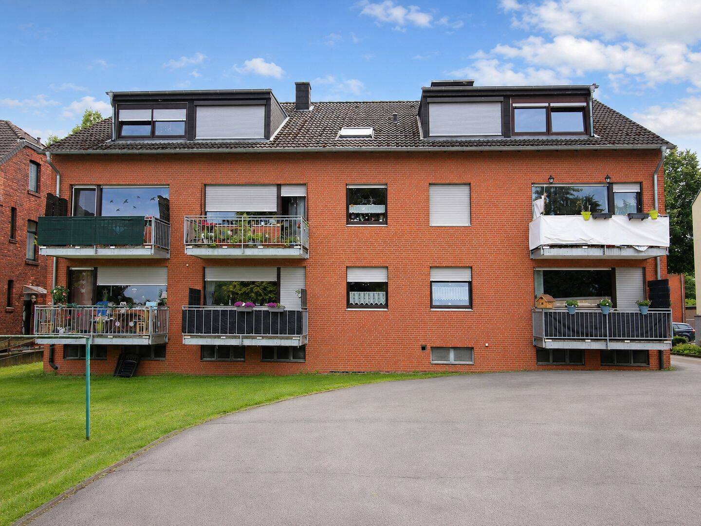 Großzügige 3-Zimmer-Dachgeschosswohnung mit Blick ins Grüne in Eschweiler-Nothberg, 52249 Eschweiler