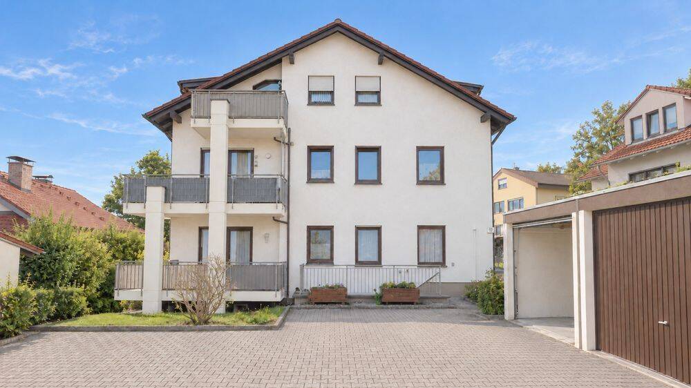Schöne 2-Zimmer Wohnung in ruhiger Lage mit Einbauküche und Balkon, 96450 Coburg