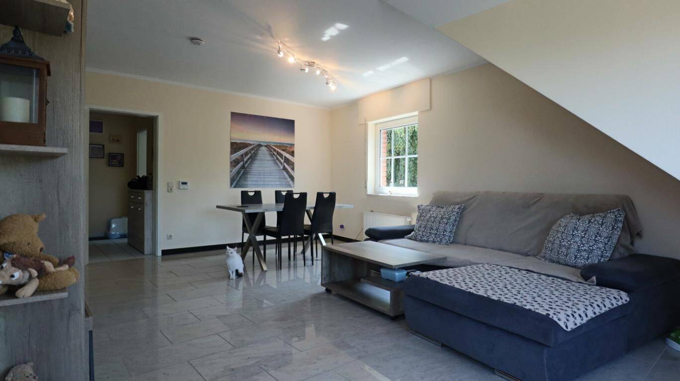 Bornheim-Rösberg – Gepflegte 2,5 Zimmer DG-Wohnung mit Stellplatz, 53332 Bornheim