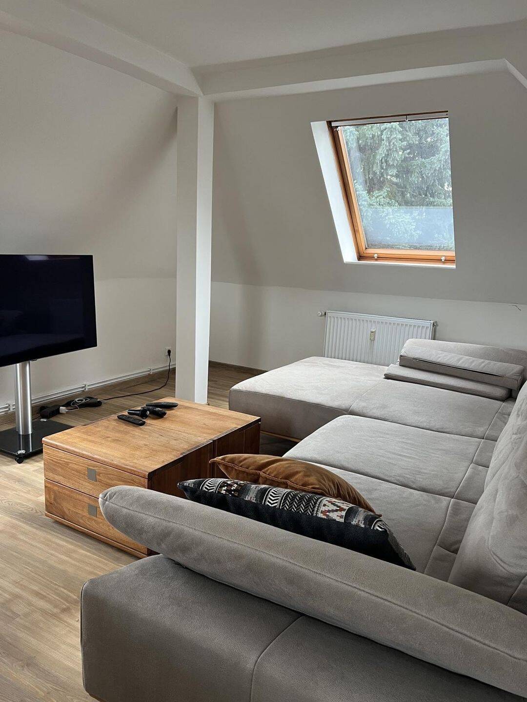 Gemütliche Dachgeschosswohnung, 38114 Braunschweig (Braunschweig Ölper)