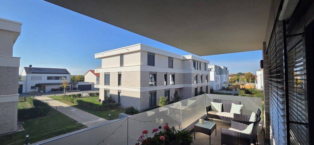 Neuwertige 4,5-Zimmerwohnung mit Balkon und Tiefgaragenstellplatz, 73479 Ellwangen (Jagst)