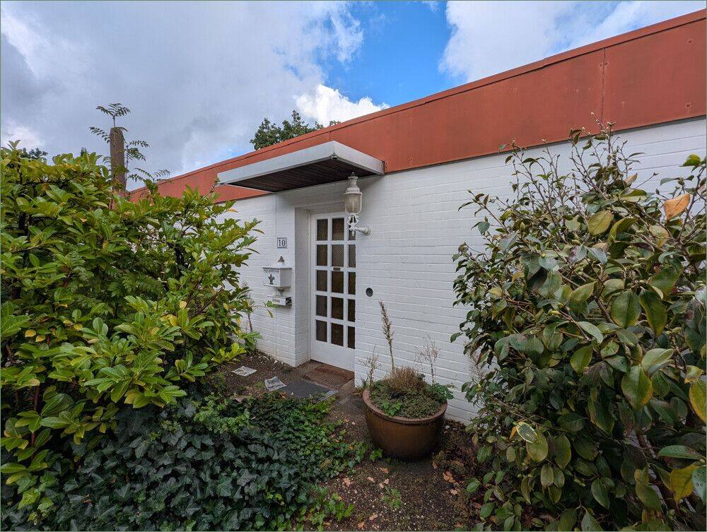 Bungalow mit Lichthof in guter Lage, 22559 Hamburg (Altona Rissen)