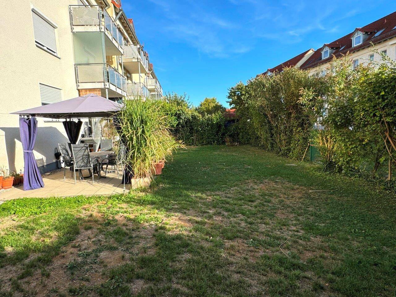 Geräumige 4 ZKB mit großem Garten in ruhiger Lage in Augsburg-Lechhausen, 86167 Augsburg (Lechhausen)