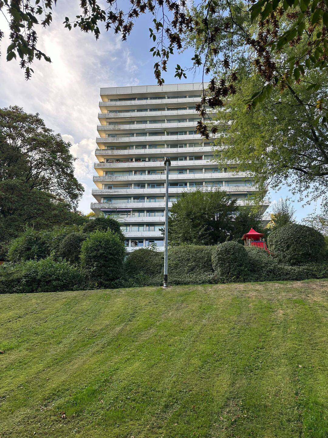 Großzügige 4-Zimmer-ETW mit Balkon, Garage und Stellplatz in attraktiver Wohnlage von Wuppertal, 42109 Wuppertal (Elberfeld)