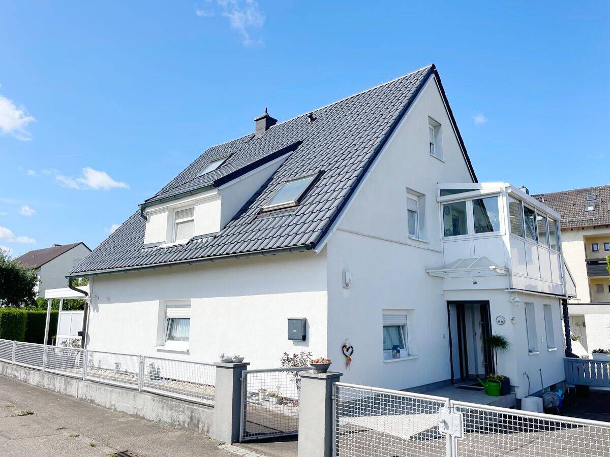 Einfamilien-/Zweifamilienhaus mit Garage in Neu-Ulm/Gerlenhofen, 89233 Neu-Ulm