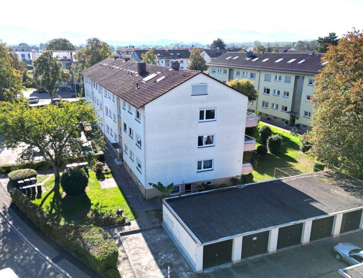 Großzügige 4,5-Zimmer-Wohnung mit Westbalkon, Garage & Stellplatz in Emmendingen-Bürkle-Bleiche, 79312 Emmendingen