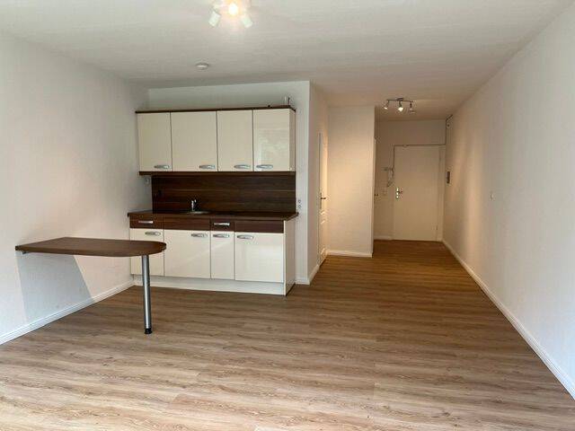 1 Zimmer Wohnung mit Balkon, kleinem Zusatzraum und Stellplatz in Rellingen, 25462 Rellingen